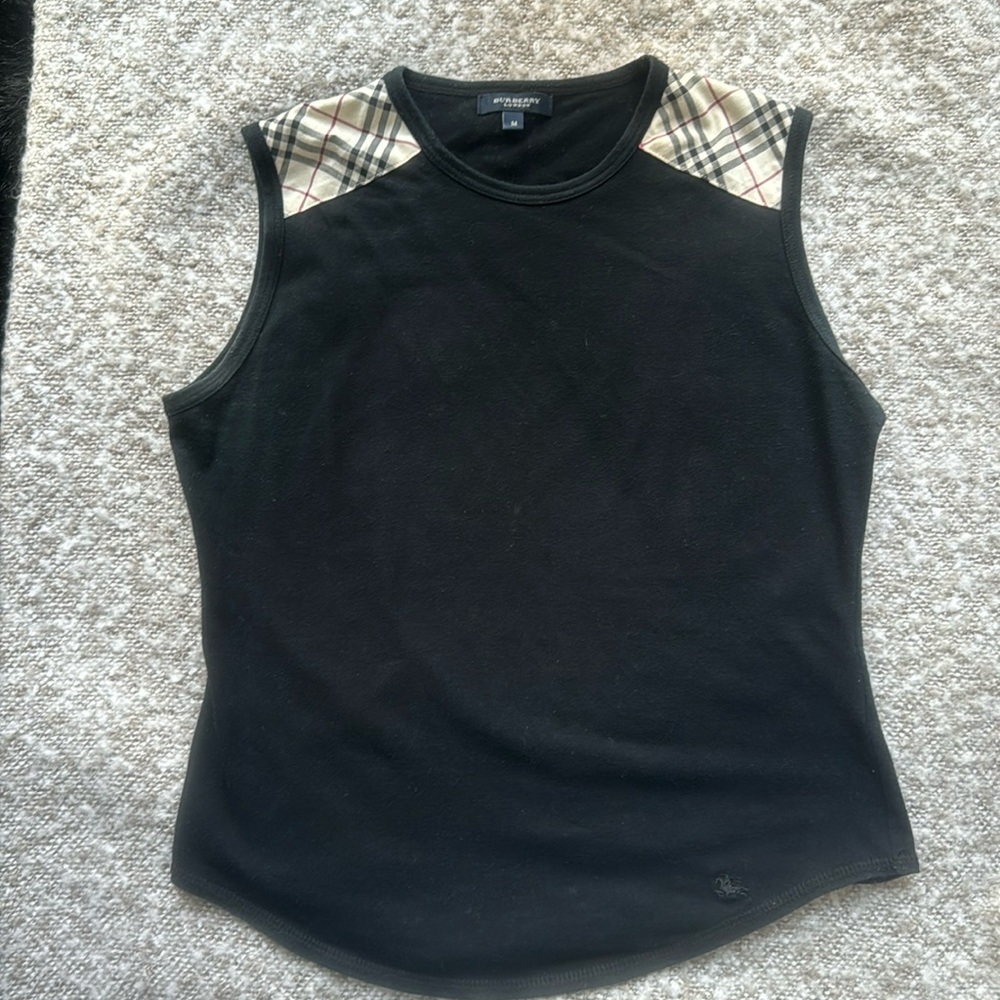 Burberry London woman’s black sleeveless tee sz M
